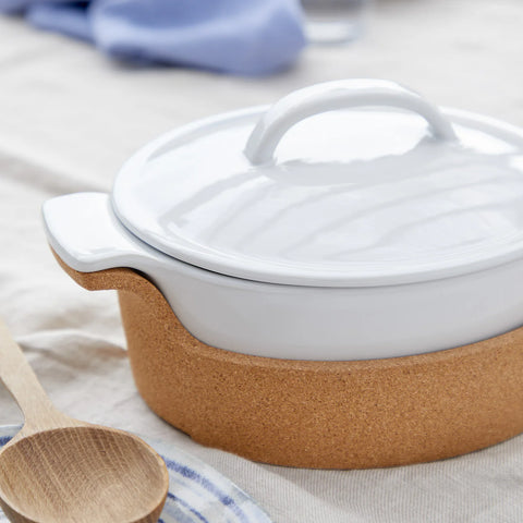 Casafina Ensemble Gift Oval Covered Casserole with Cork Tray 1.93l