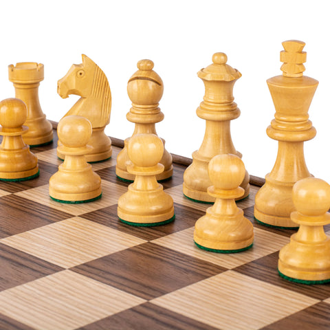 Manopoulos - Walnut Chess Set - 43x43cm with Staunton Chessmen (8.5cm King)